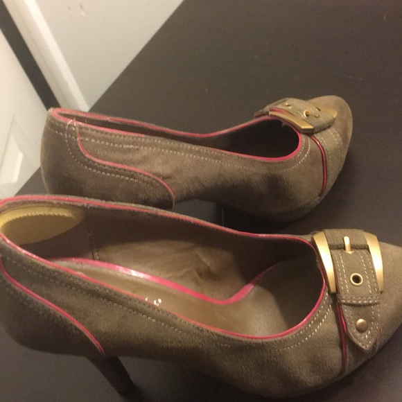 New Condition, LimeLight Heeled Shoes.Size 7 1/2 - Picture 4 of 8